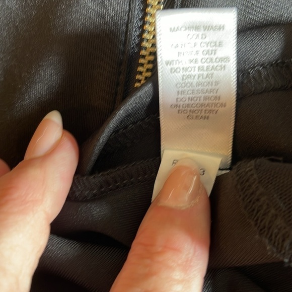 Spense black fitted Sz 12 dress with gold toned embellishments around collar - Picture 6 of 9